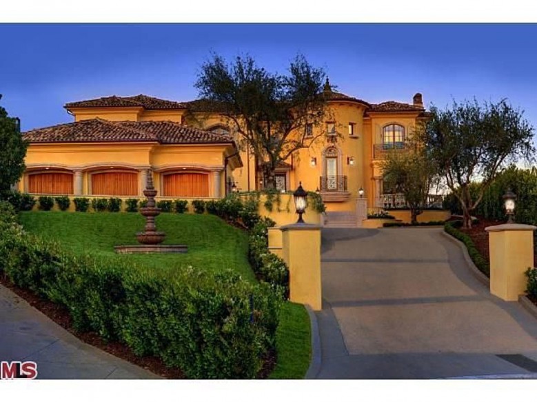 kim_kardashian_and_kanyes_house