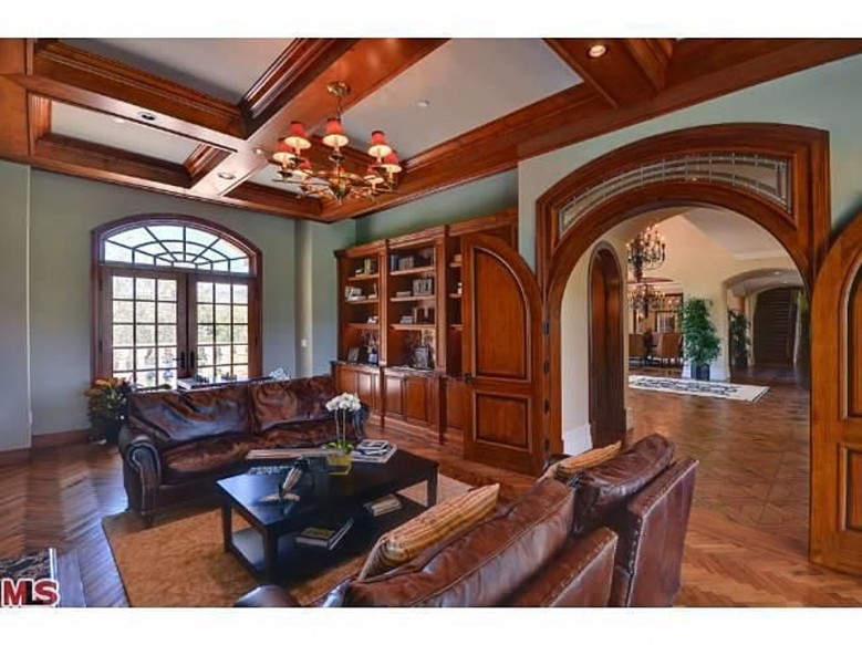 kimye_office
