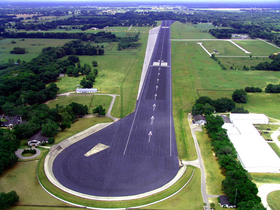 John-Travolta-Private-Airstrip-